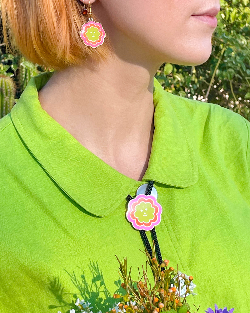 Happy Daisy Bolo Tie.